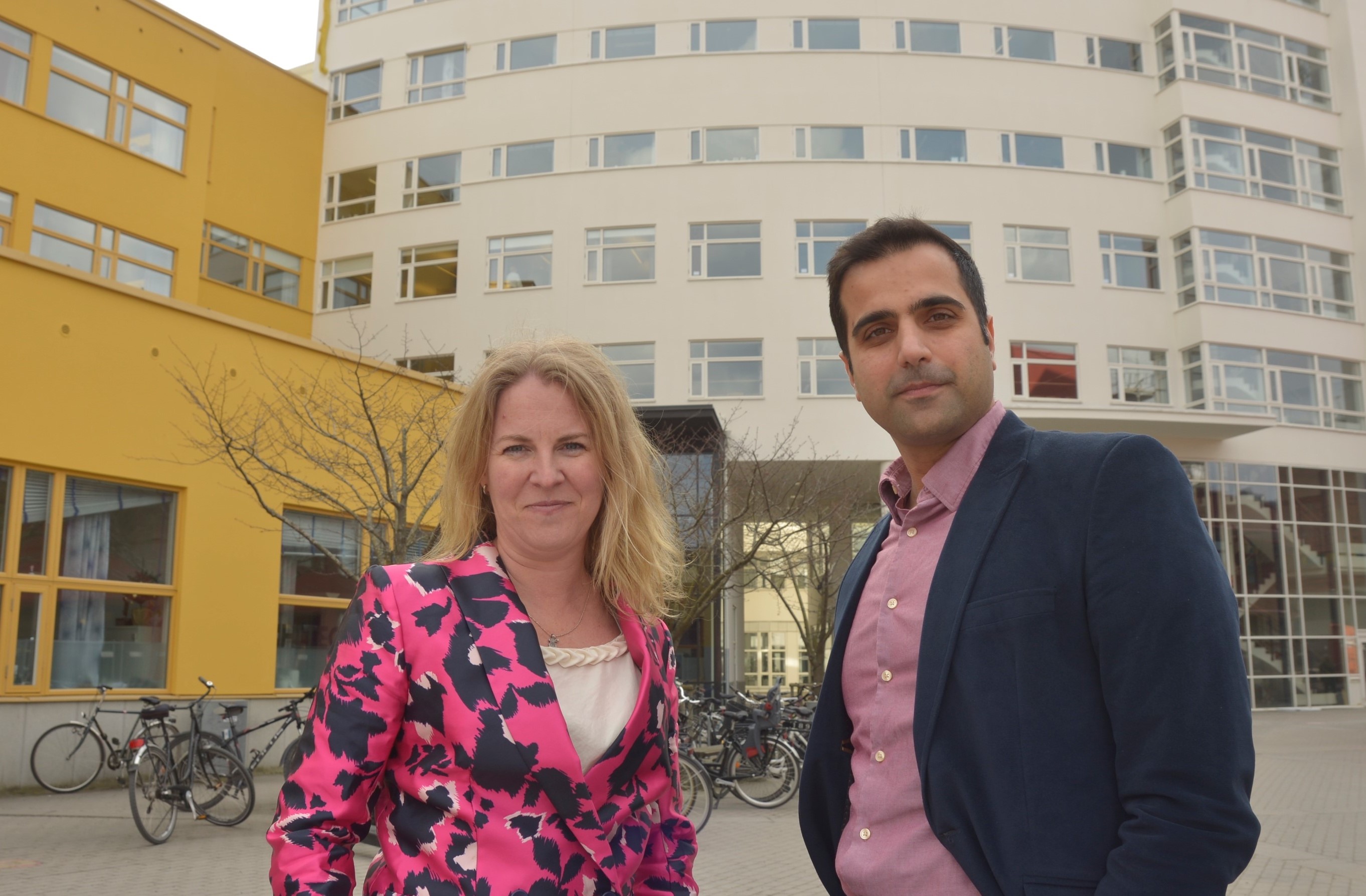 Jenny Bäckstrand och Mohammad Eslami på Jönköping University.